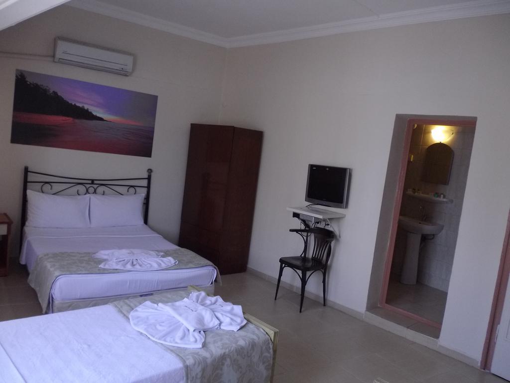 Caylan Hotel Smirne Esterno foto
