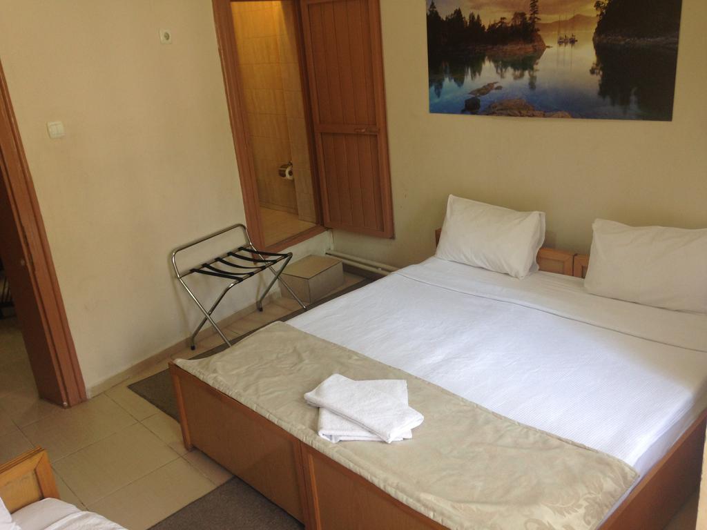 Caylan Hotel Smirne Esterno foto
