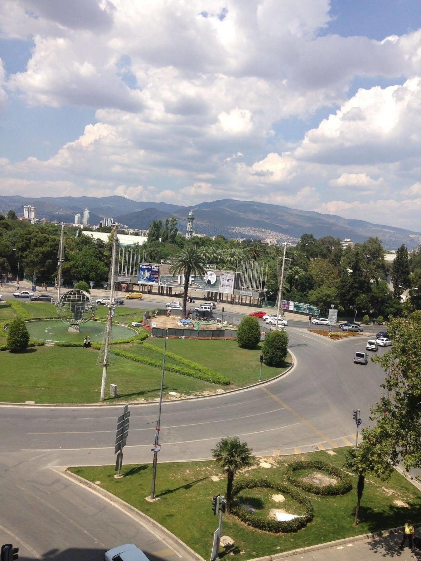 Caylan Hotel Smirne Esterno foto
