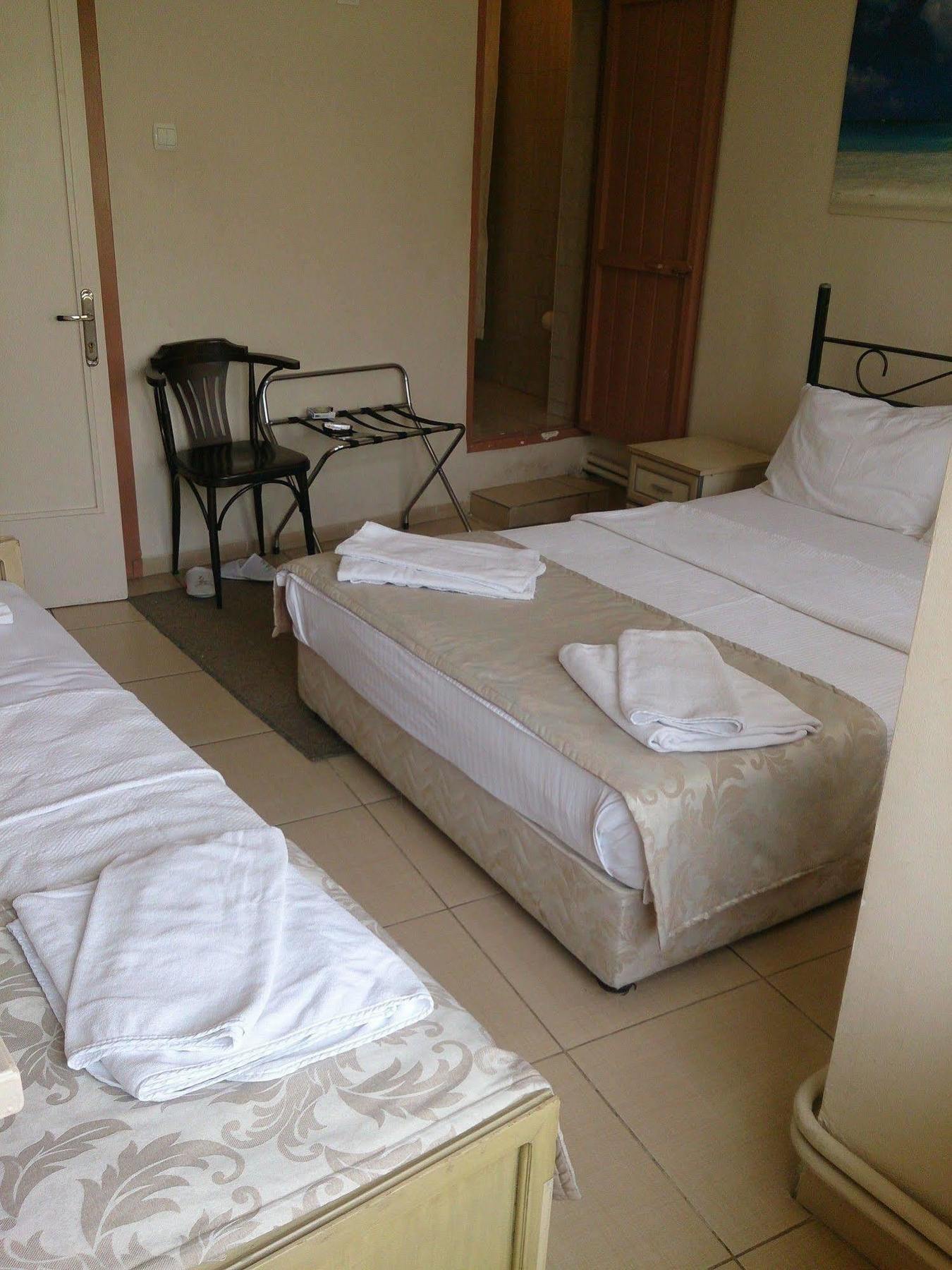 Caylan Hotel Smirne Esterno foto
