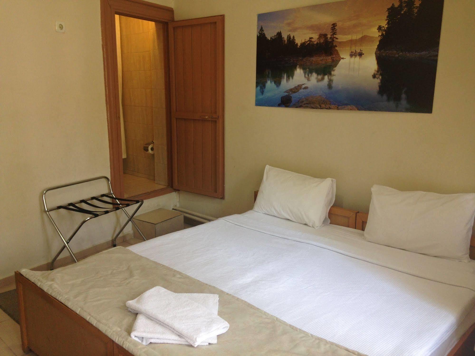 Caylan Hotel Smirne Esterno foto