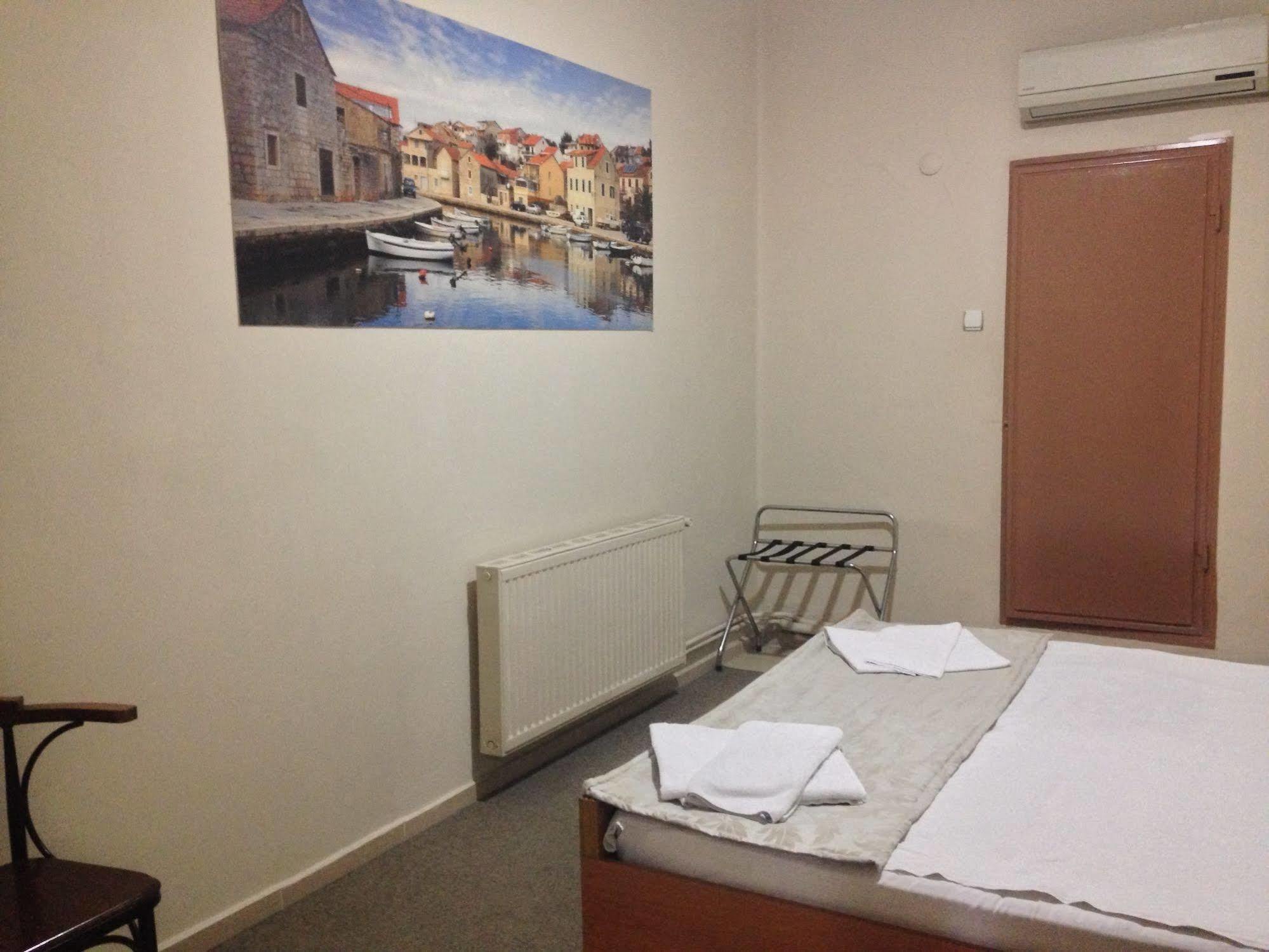Caylan Hotel Smirne Esterno foto