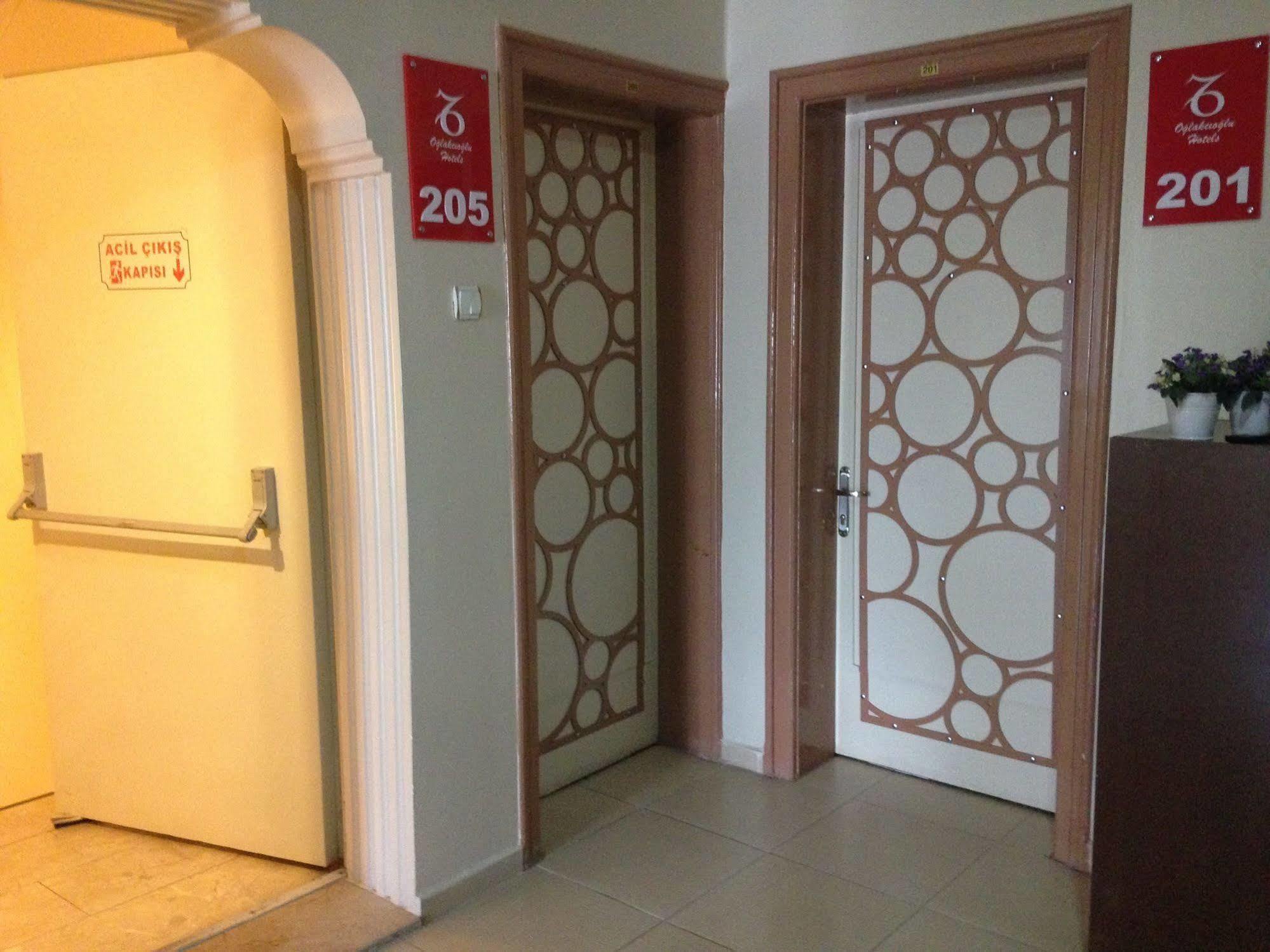 Caylan Hotel Smirne Esterno foto